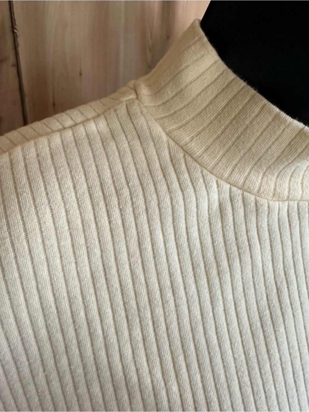 Soft Ribbed Short-Sleeve Mock Neck Top - Cream/ Light Yellow, 90s Basic Editions - Picture 3 of 7